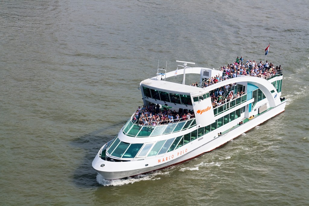 scheepvaart schip schepen hdr marine tanker containerschip offshore ferry sleepboot rotterdam transport maasvlakte europoort botlek rondvaart sar portlantis haven industrie